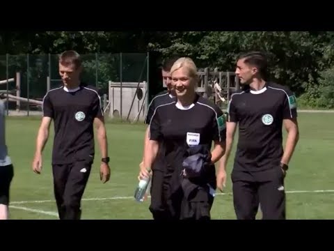 Erste Schiedsrichterin: Bibiana Steinhaus ist bereit für die Bundesliga
