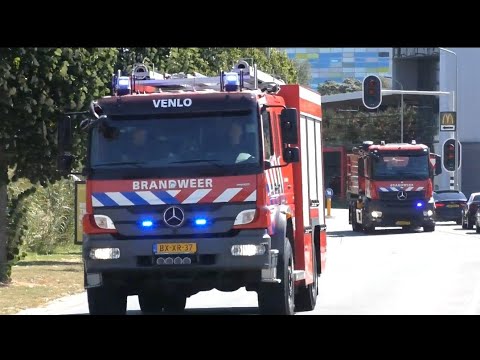 Brandweer Venlo TS 23 3232 + HA 23 3281 rukken uit voor een Natuurbrand in Baarlo