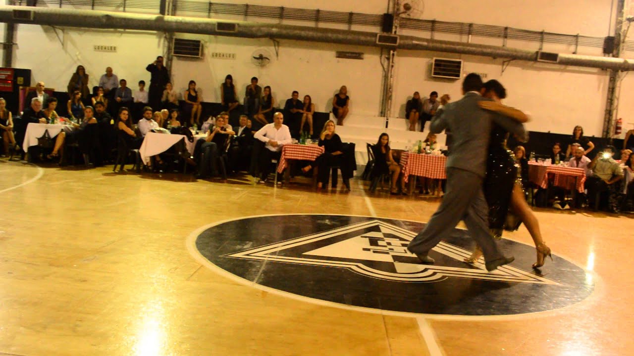 Video thumbnail for Virginia Pandolfi & Jonatan Aguero en Milonga Malena Sunderland Club 3/4