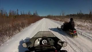 preview picture of video 'Passing two Sleds on Michigan Trails'