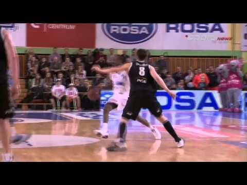 Mike Taylor prawie z połowy boiska! Rosa Radom