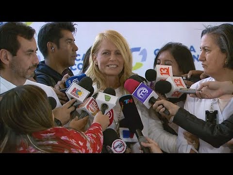 Cecilia Bolocco is very tough on Carlos Menem after Máximo's surgery.