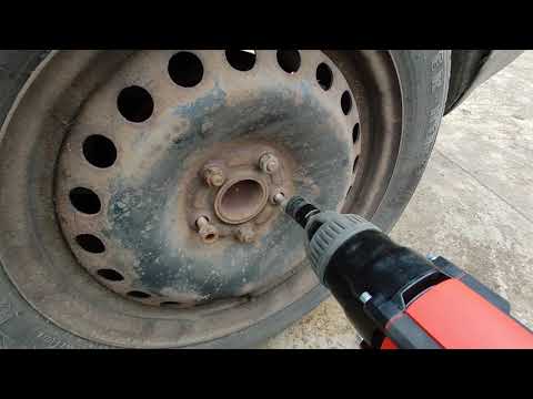 YATO Elektrinis smūginis suktuvas veržliasūkis YT-82021 1020W 1/2" 600Nm video