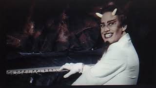 Danny Elfman &amp; the Mystic Knights of the Oingo Boingo:  "Squeezit the Moocher"  (1982)