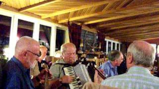 Live from the Whistlefield Inn. I&#39;m a Glesga cat. (Sam the Skull.)