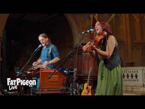 Edgelarks - The Boy That Wouldn't Hoe Corn (Trad) [LIVE]