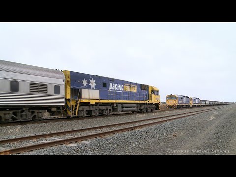 3MA8 "The Overland" Crosses Grain Train At Gheringhap (19/3/2019) - PoathTV Australian Railways