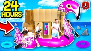 24 HOUR GIANT BOX FORT BOAT ON OCEAN! 📦💧⏰  (24 Hour Challenge) w/ MooseCraft