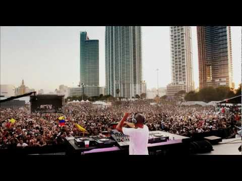 Kick Out the Motherf*king Spaceman (Hardwell vs Dada Life) (Dylan Mashup)