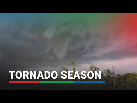 Eyewitness captures tornado whirling through Missouri ABS-CBN News