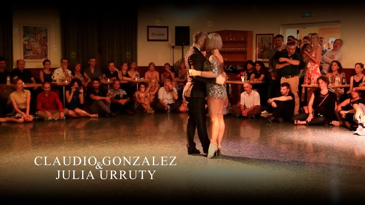TANGO || Claudio González y Julia Urruty (Sueño Azul - Orquesta Romantica Milonguera)