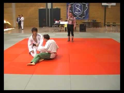 Huebser Louis (blau) - Neukirchner Fabian (weiß)