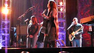 Amy Grant - "Jesus Loves Me/They'll Know We Are Christians/Helping Hand" (Soundcheck) 2/26/11