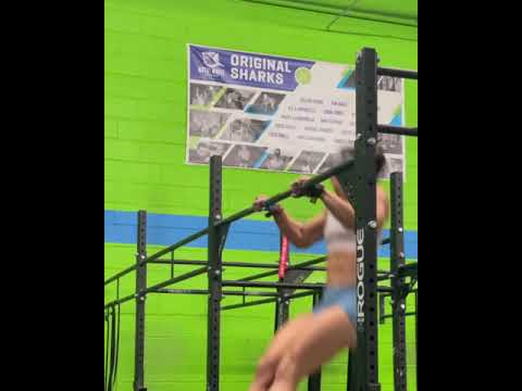 Muscle Up Training - QUEEN OF THE BAR - Calisthenics Girl