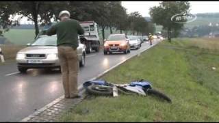 preview picture of video 'Kradfahrer stürzte auf der B173 bei Mülsen (Sachsen) 10.09.2007'