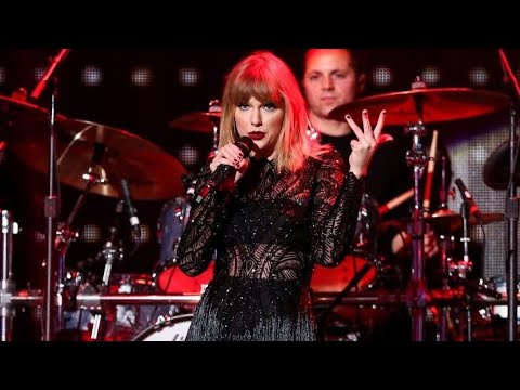 Taylor Swift - RED (Live From Super Saturday Night 2017)