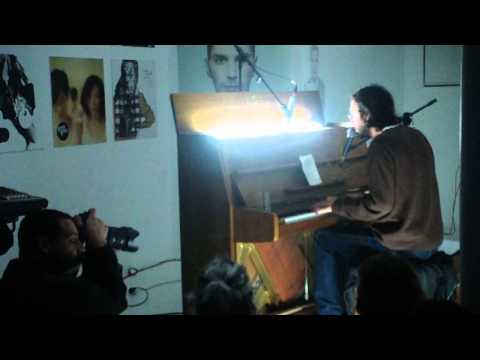 The Boy live στο Six Dogs - Them bones (19-1-2012)