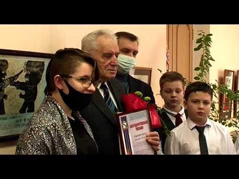 В Курске открылась выставка, посвященная 25-летию детской картинной галерее