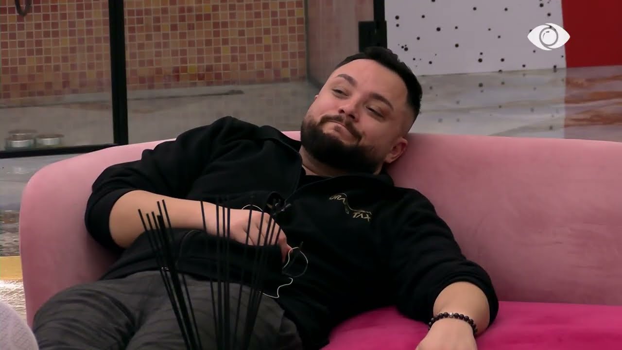 “Më sillet ndryshe”/ Silvi flet me Rozën për Erjolën