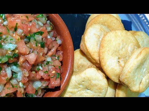 Como hacer SOPAIPILLAS , Y PEBRE CHILENO para acompañar - 250gr de harina, no 150gr , me confundí-.