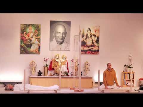 Yogastunde Mittelstufe "im Gleichgewicht" mit Ravi - Yoga Vidya Live,  08.02.2022, 16:15 Uhr