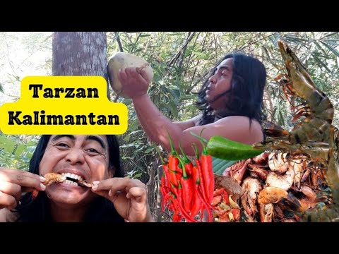 tarzan-kalimantan-makan-udang-bakar