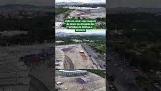VISTO DE CIMA: VEJA IMAGENS DE DRONE DA CHEGADA DAS TORCIDAS DE ATLÉTICO E CRUZEIRO