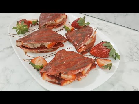 Recette de velvet crêpe aux fraises et chantilly chocolat