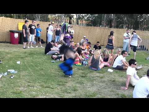 DJ Dexi makes the girlies wet @ Orange Stage Defqon 1 2011 Sydney