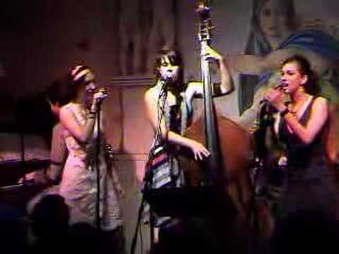 Belleville Rendez-vous - Triplettes of Belleville