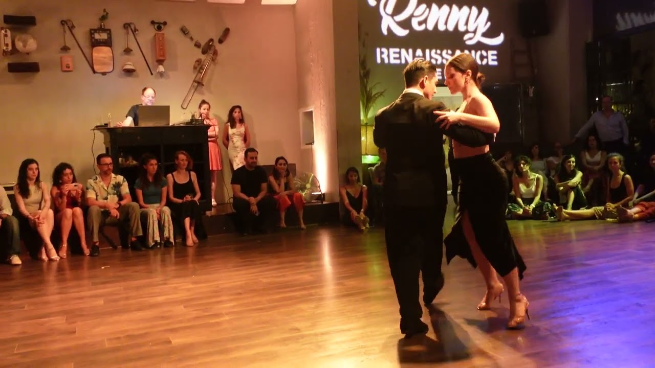 Batuhan Boy & Nida İnceoğlu - Cara Sucia @Firenze, Italia 1/4