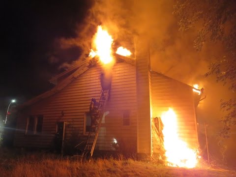 FDNY: 8/22/2016 Brooklyn: 2 Alarm Fire Box 2924 4832 Bay Parkway