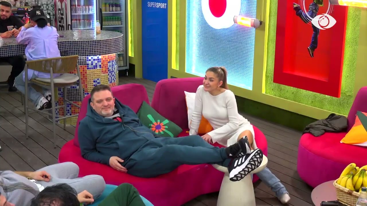 Banorët diskutojnë për liderin ‘suprem’, Vesa-Gazit: Ty s’të pëlqen që na zbuluan!