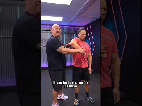 Shoulder Impingement Vs. Shoulder Tear [2 Simple Tests]