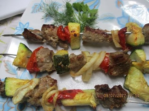 Mit dieser Marinade wird Grillfleisch besonders weich und lecker. Grillmarinade selber machen.