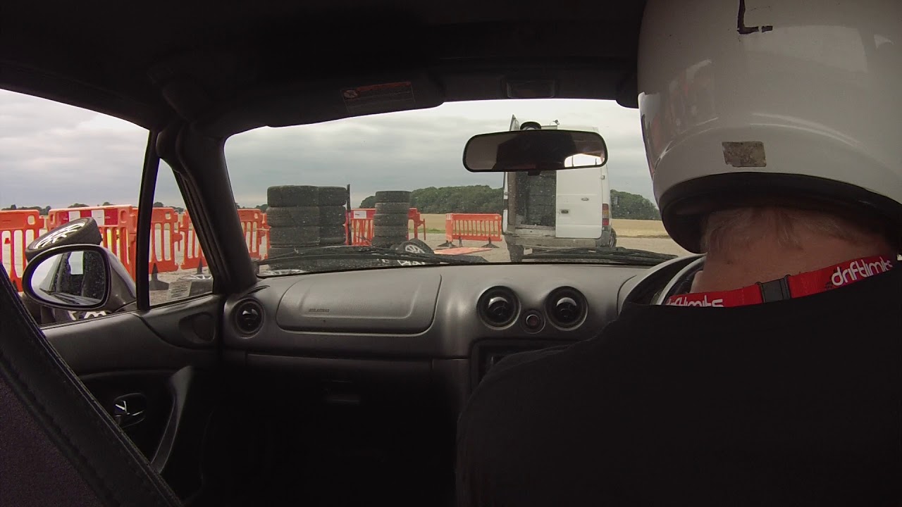 First attempt at drifting!! Mazda MX-5 Miata Drift limits Part 1