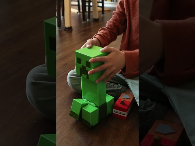 Vídeo relacionado con Mattel Minecraft Peluche Creeper 20 cm, juguete para niños y niñas +3 años (HBN40)