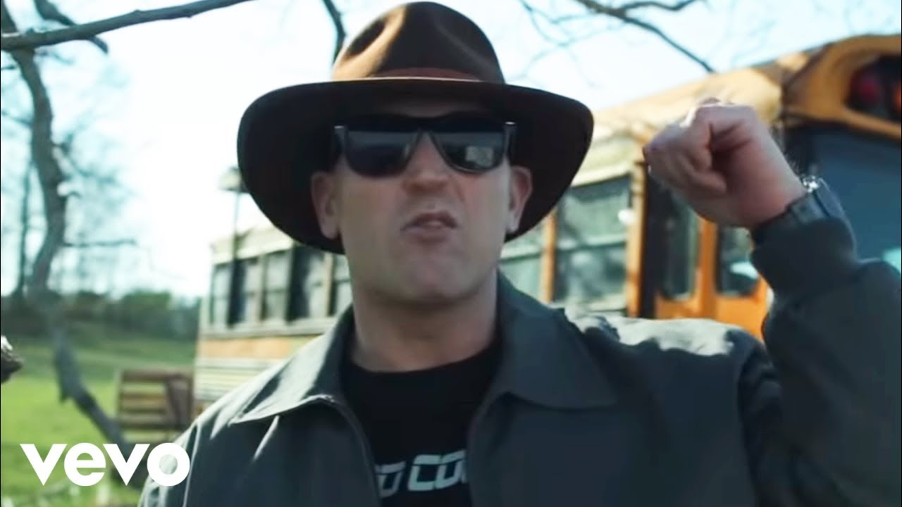 Bubba Sparxxx ft. Danny Boone — Made On McCosh Mill Rd.