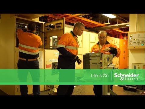 Schneider Electric Retrofit Time-lapse of Masterpact M to NW
