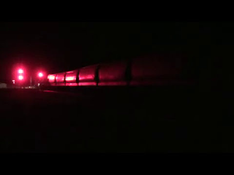 EMD's haul Grain Train from standstill - GWA Gladstone Grain Train