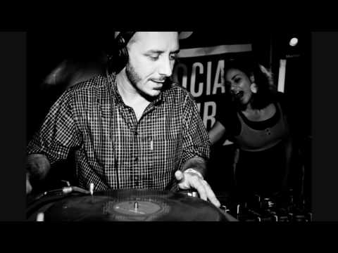 Von D ft. Phephe - Love Music