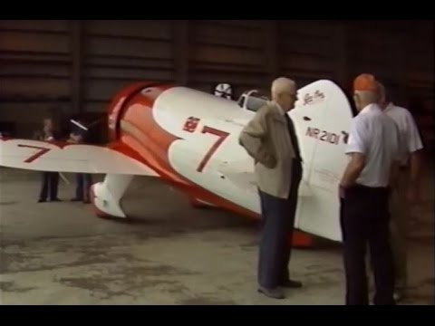 Delmar Benjamin flies the GeeBee R2 for Pete Miller