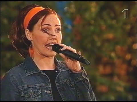 Hanna Hedlund - Låt Bli Att Bli Kär I Mig (Allsång På Skansen 2000)