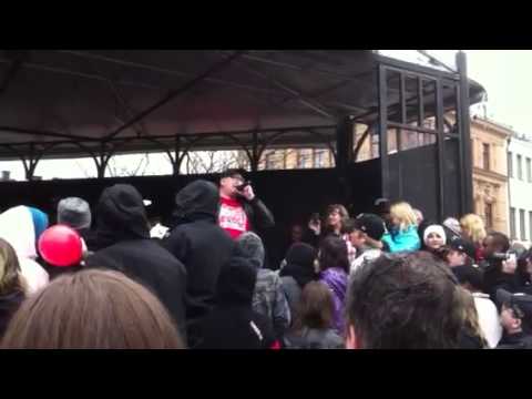 Dragons firar SM-Guld 2011 på torget med Melodie Mc