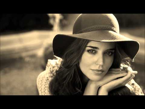 Clara Alonso. Video Slide Show.   Patsy.