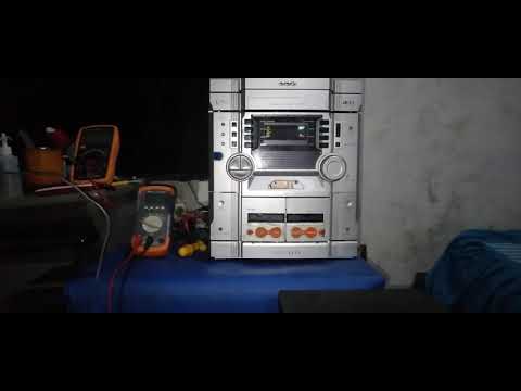 Mini system CCE R-480 com dois fusível queimado e com o circuito integrado com defeito