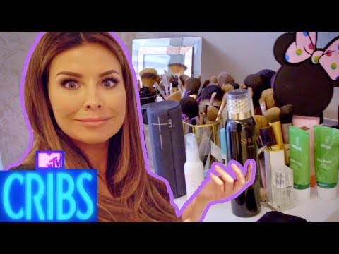 EP #6 Spoiler: TOWIE's Jess Wright Gives Us A Gorge Gaff Guide | MTV Cribs UK