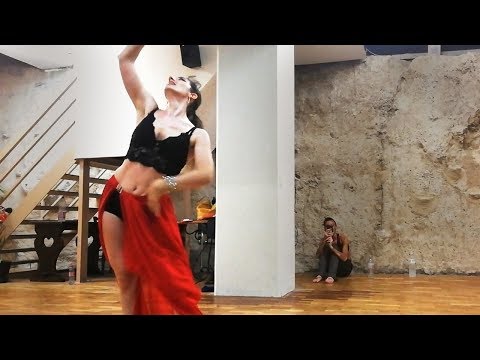 Cours danse orientale à Paris avec Taly Hanafy