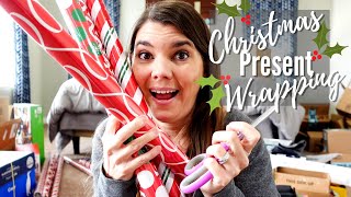 WRAPPING CHRISTMAS PRESENTS // WHAT'S FOR CHRISTMAS // CLEANING MOM