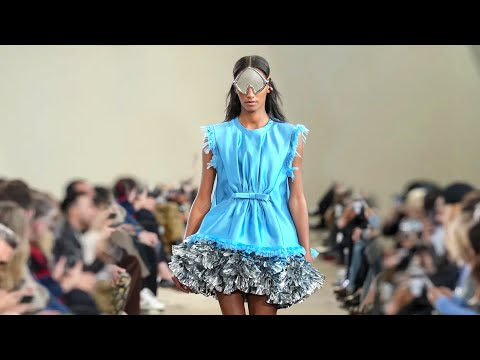 YouTube — Paris Fashion Week: Watch